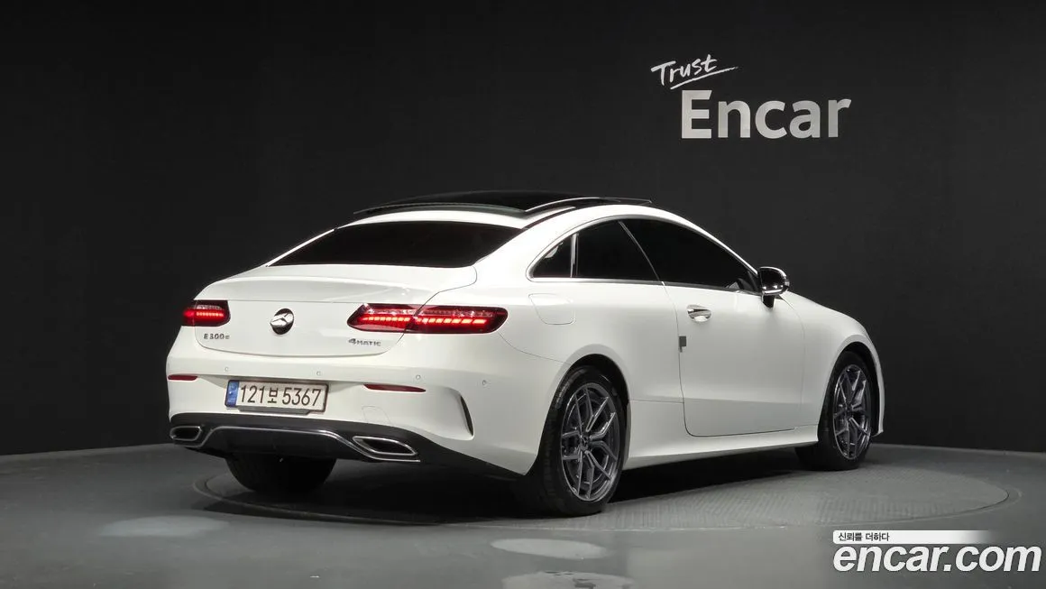 Mercedes-Benz E-Class — фото 6