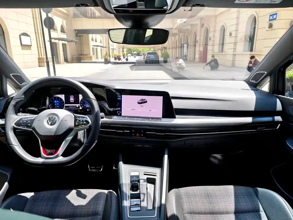 Volkswagen Golf GTI — фото 4