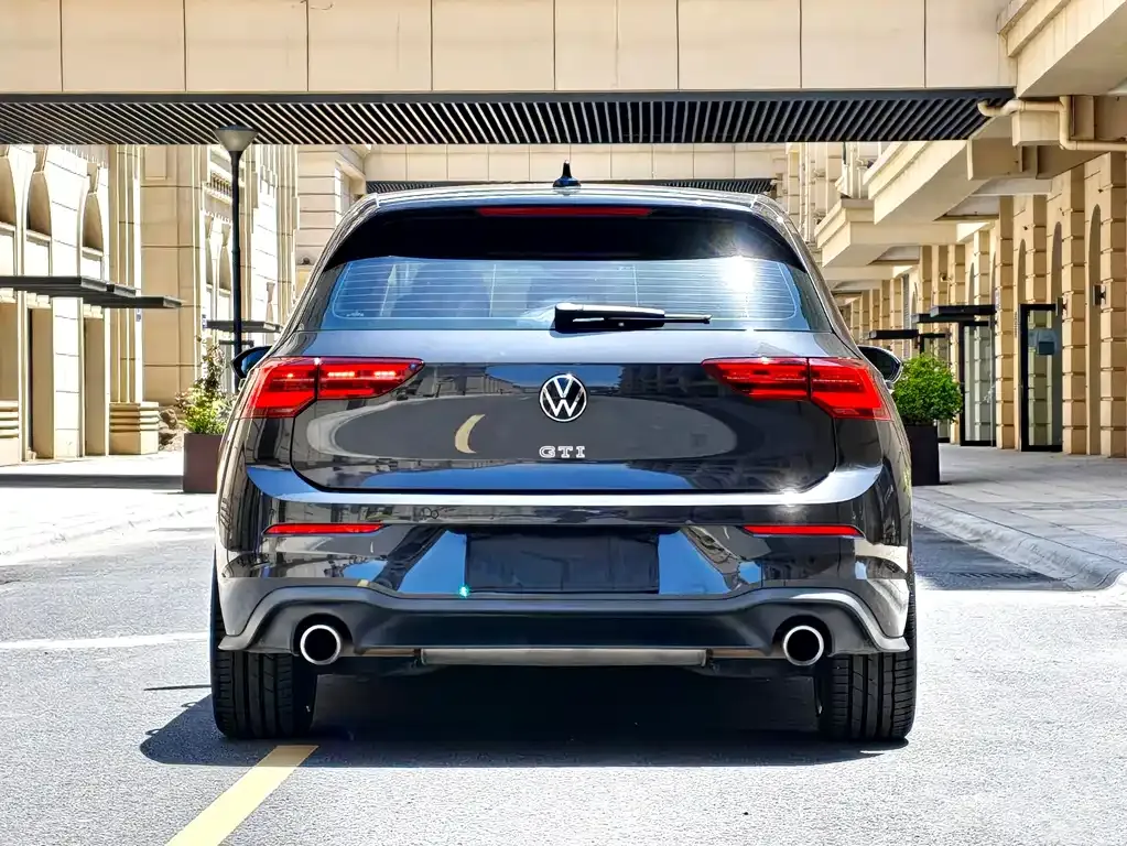 Volkswagen Golf GTI — фото 5