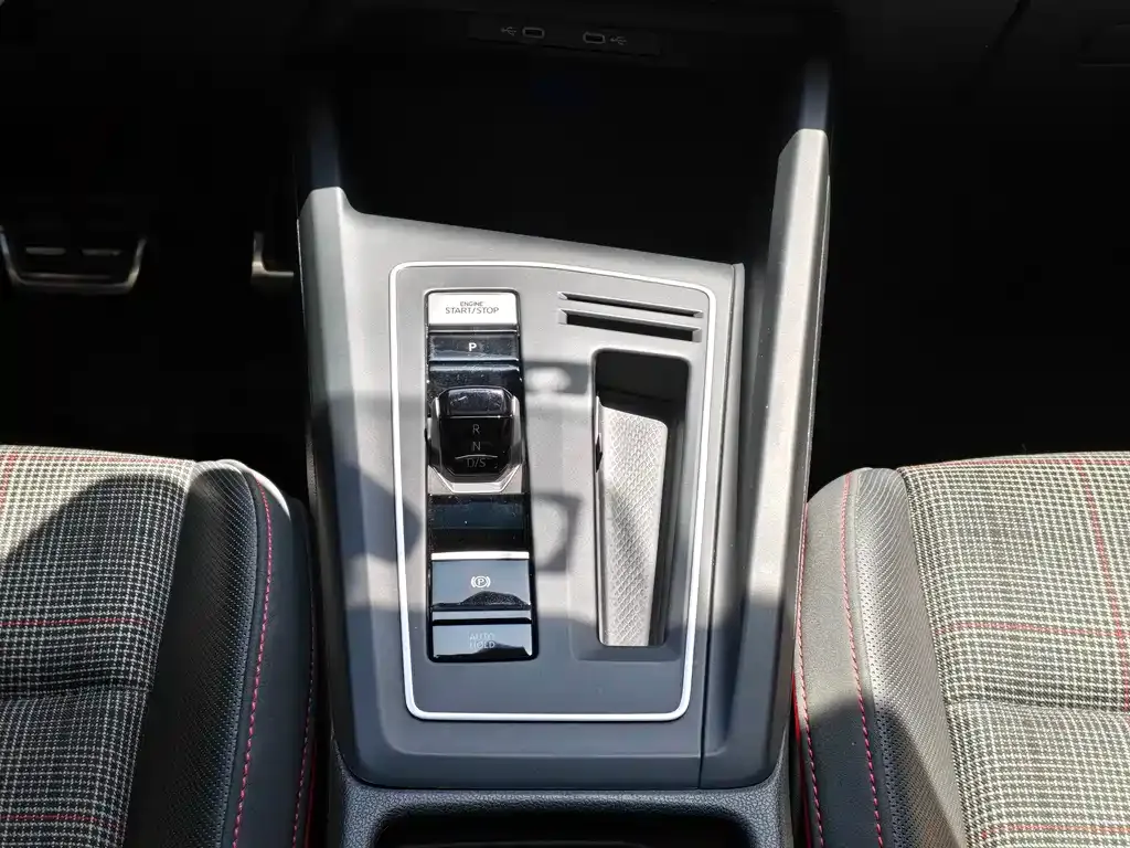 Volkswagen Golf GTI — фото 3