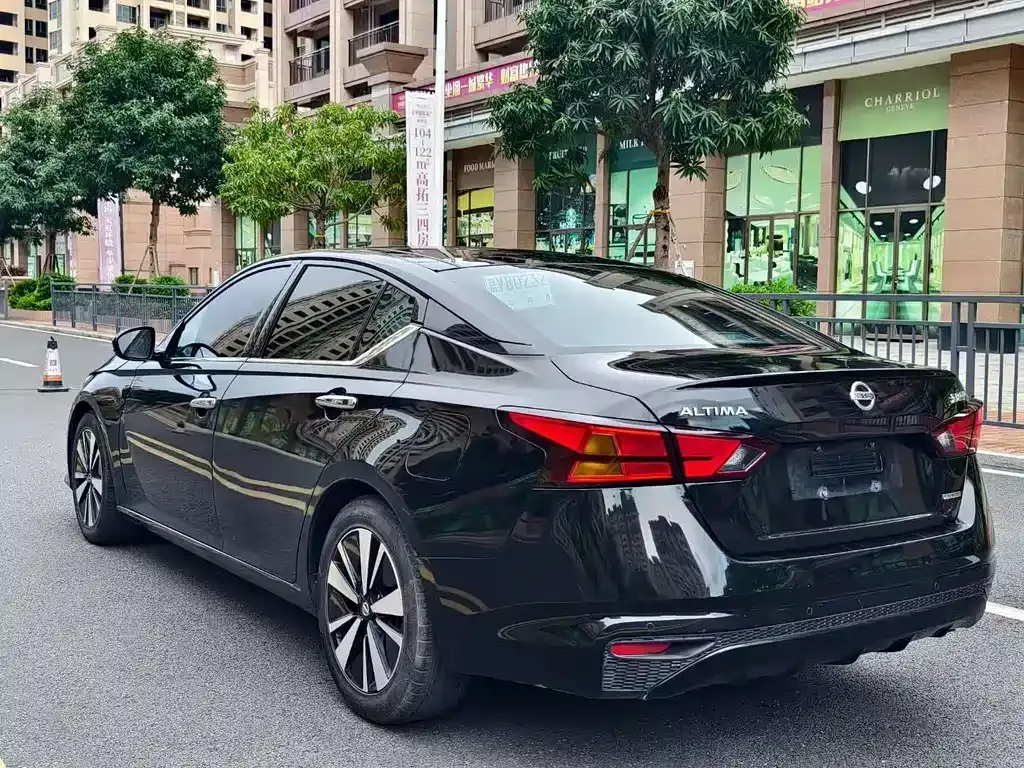 Nissan Teana — фото 2