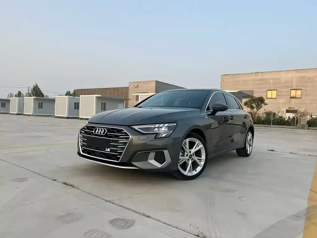 Audi A3 — фото 1