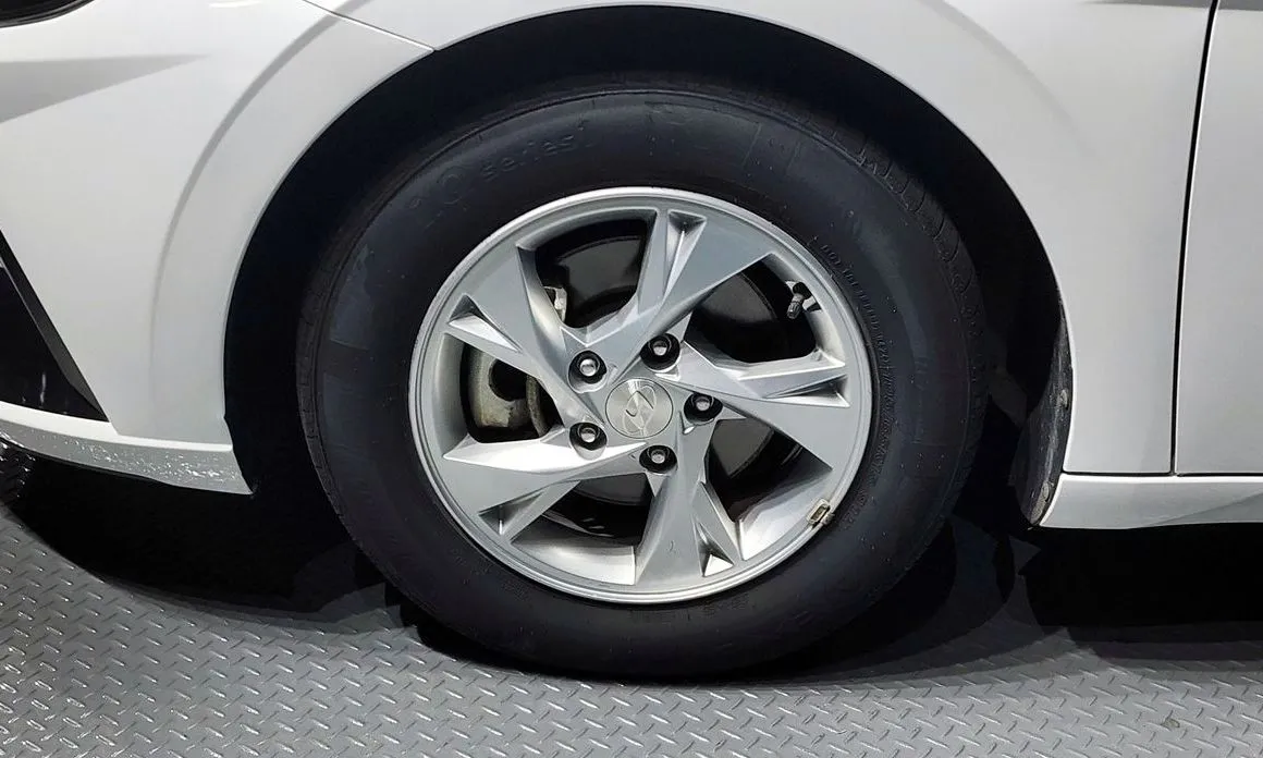 Hyundai AVANTE — фото 9