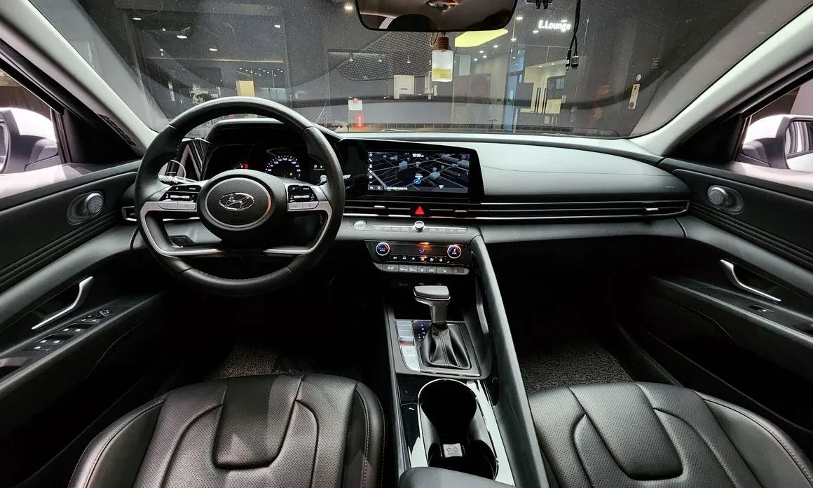 Hyundai AVANTE — фото 2