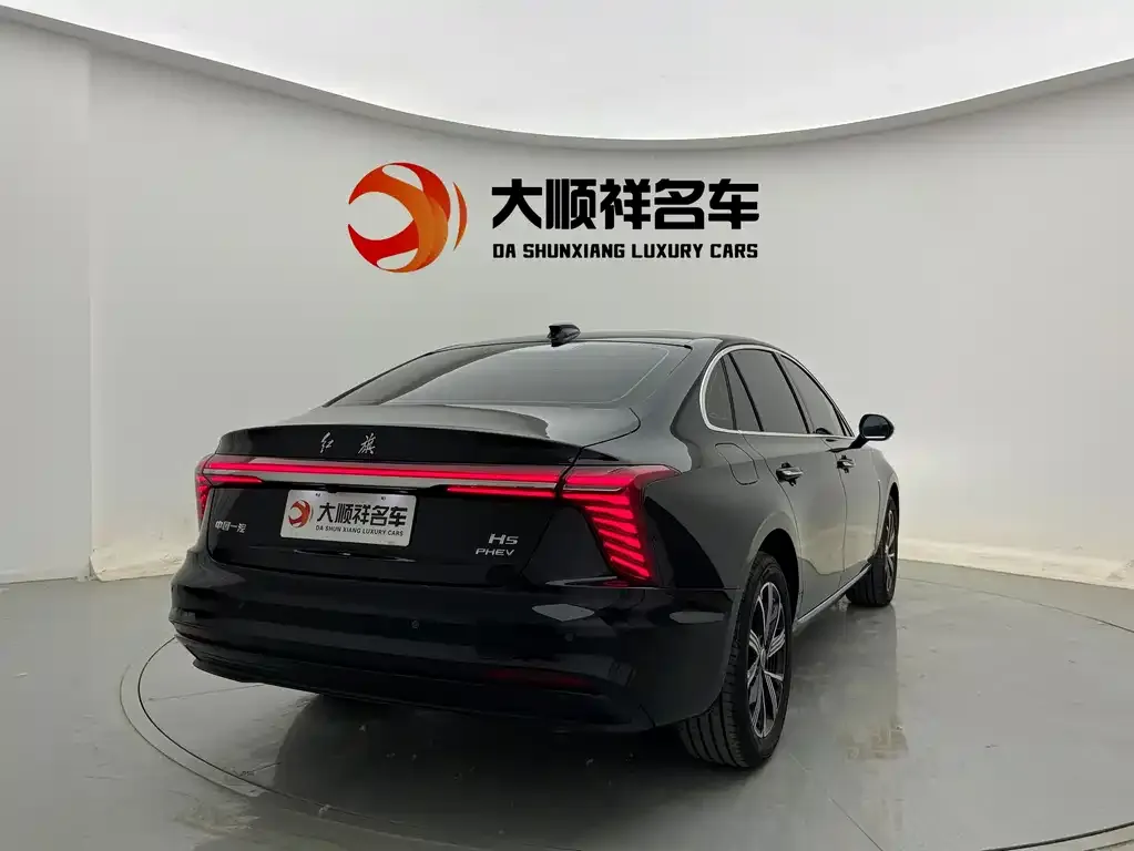 Hongqi H5 PHEV — фото 2
