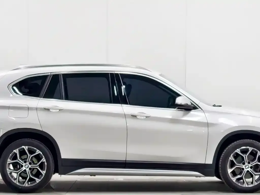 BMW X1 — фото 5