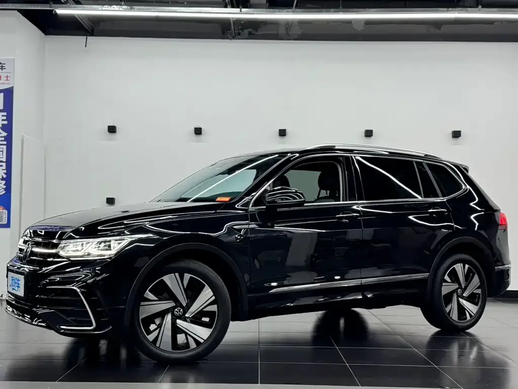 Volkswagen Tiguan L — фото 4