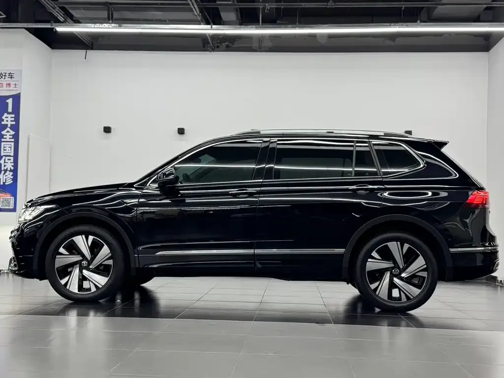 Volkswagen Tiguan L — фото 5