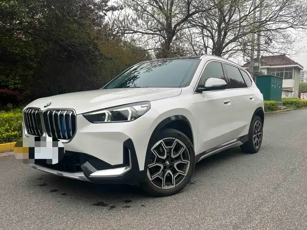 BMW X1 — фото 1