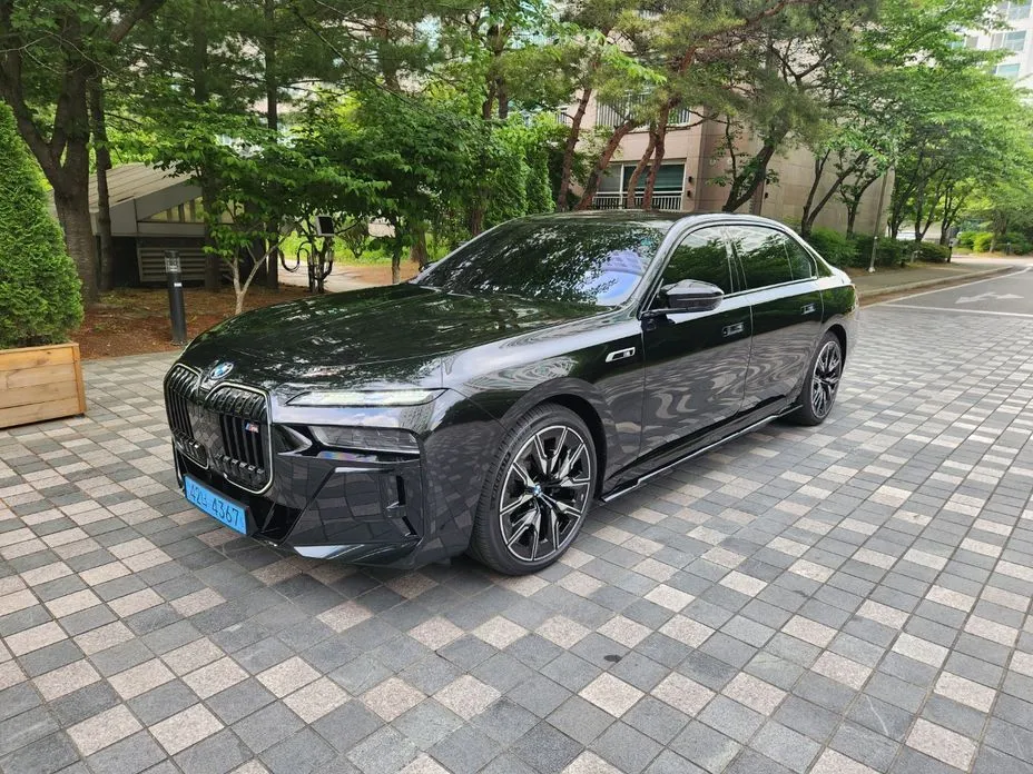 BMW i7 — фото 6