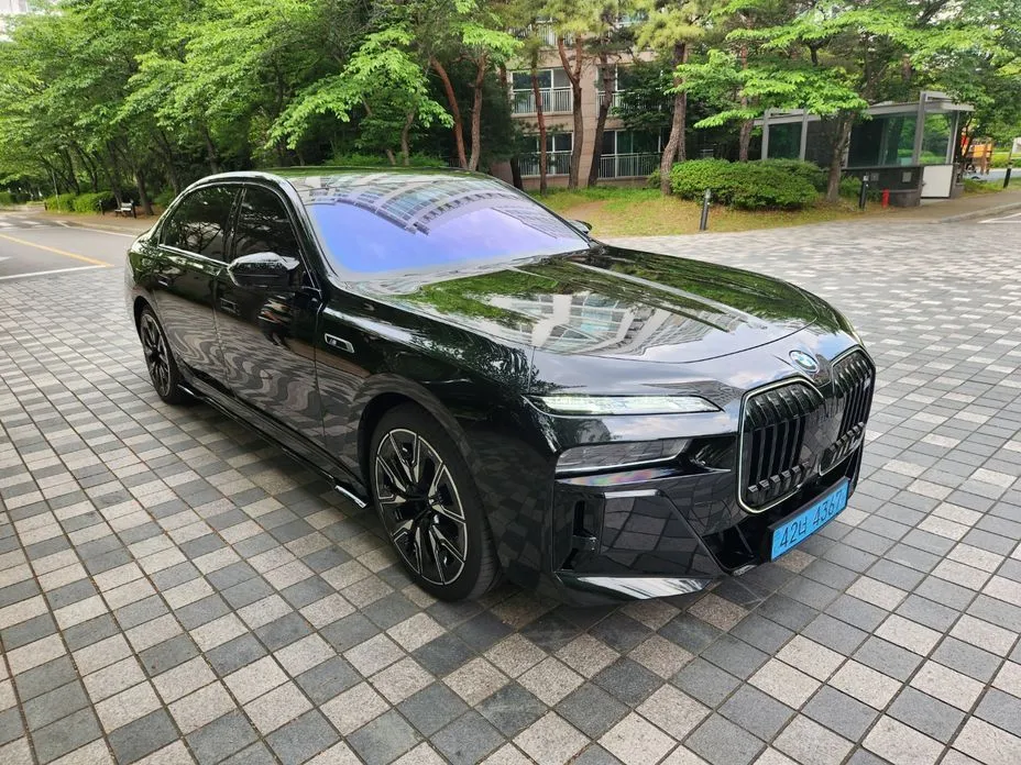 BMW i7 — фото 10