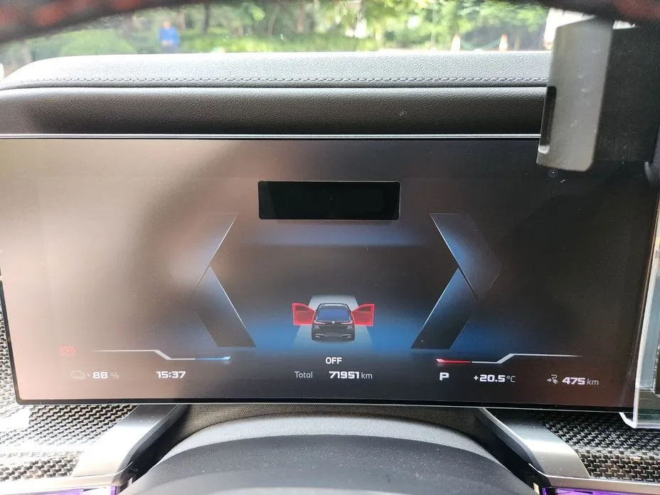 BMW i7 — фото 2