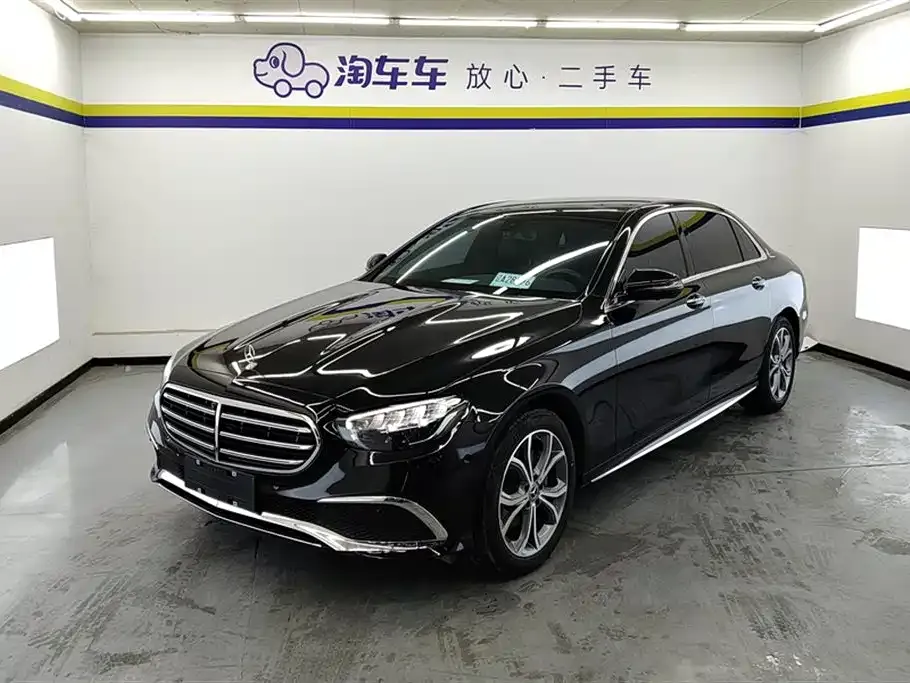 Mercedes-Benz E-Class — фото 1