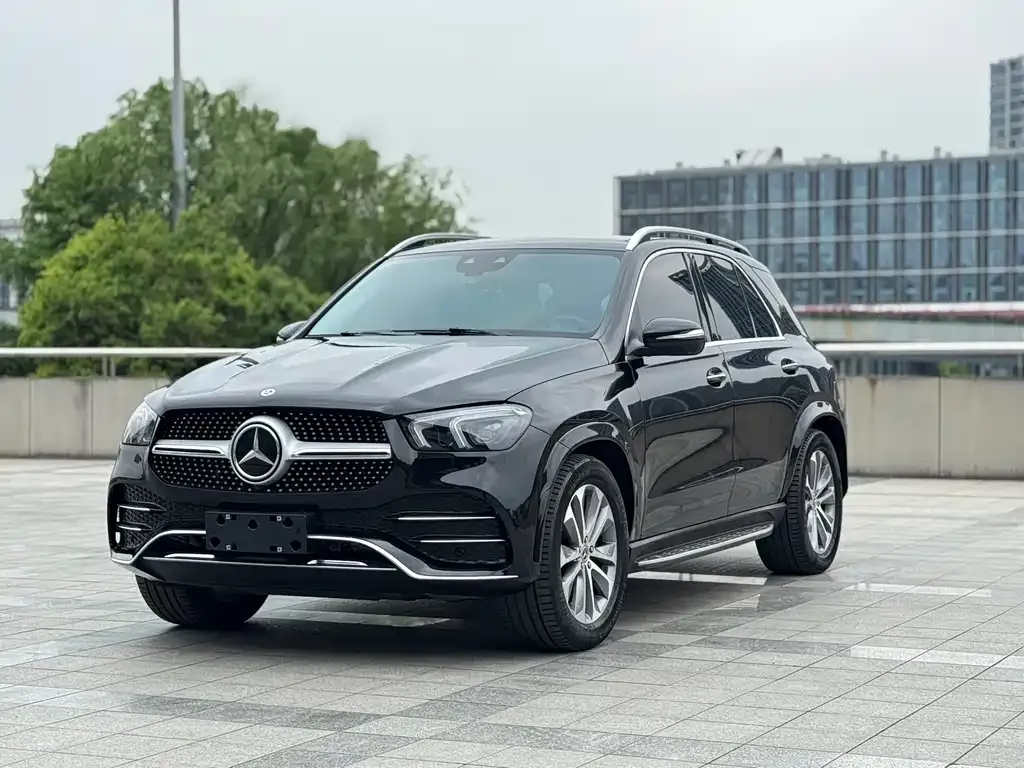 Mercedes-Benz GLE — фото 1
