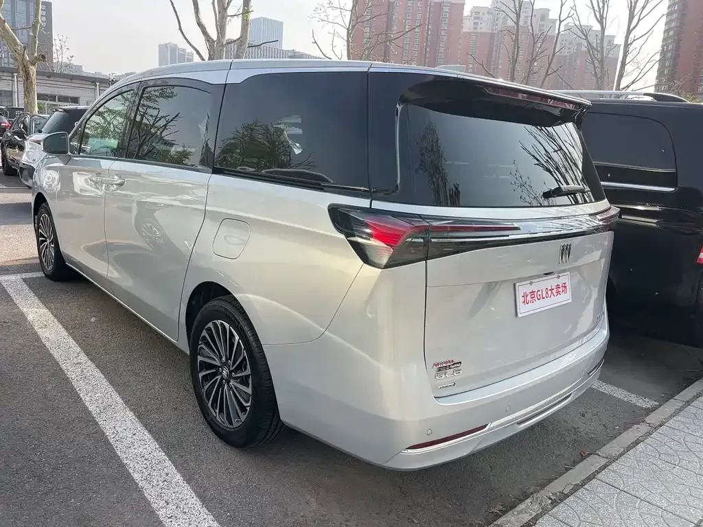 Buick GL8 Hybrid — фото 10