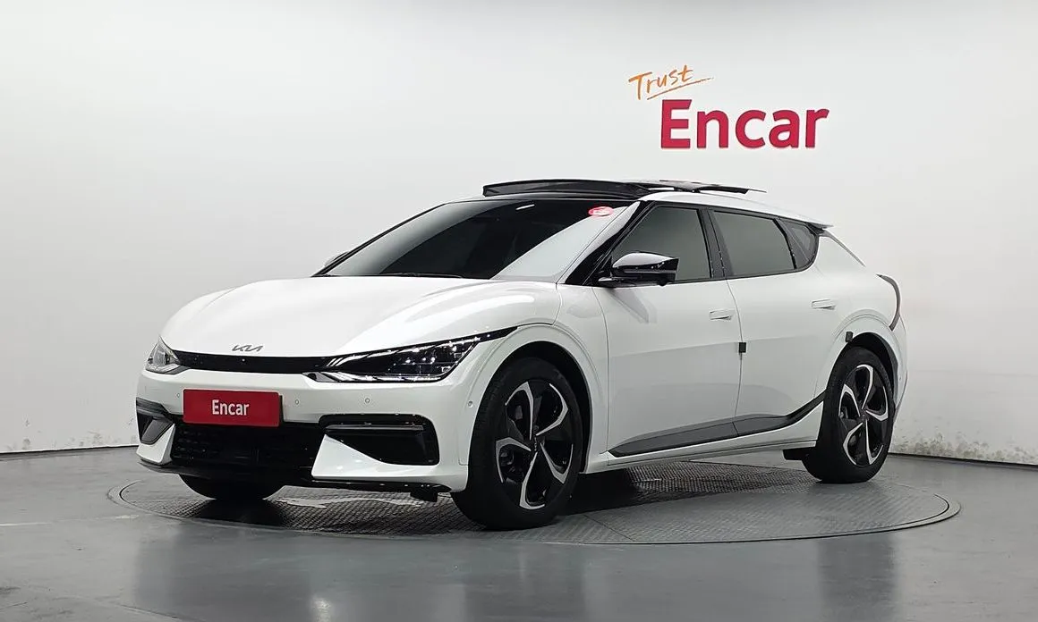 Kia EV6 — фото 1