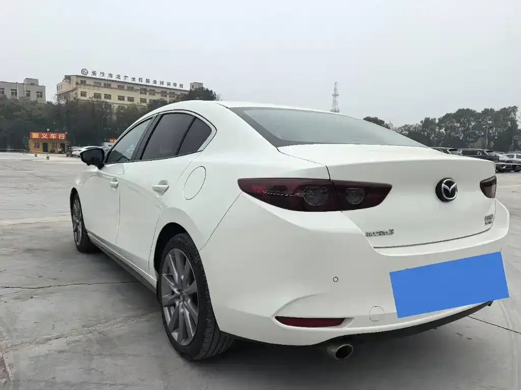 Mazda 3 Axela — фото 4