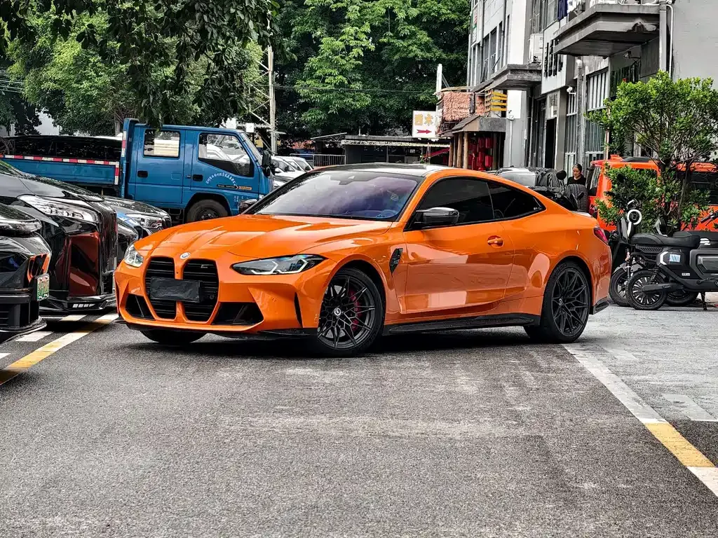 BMW M4 — фото 1