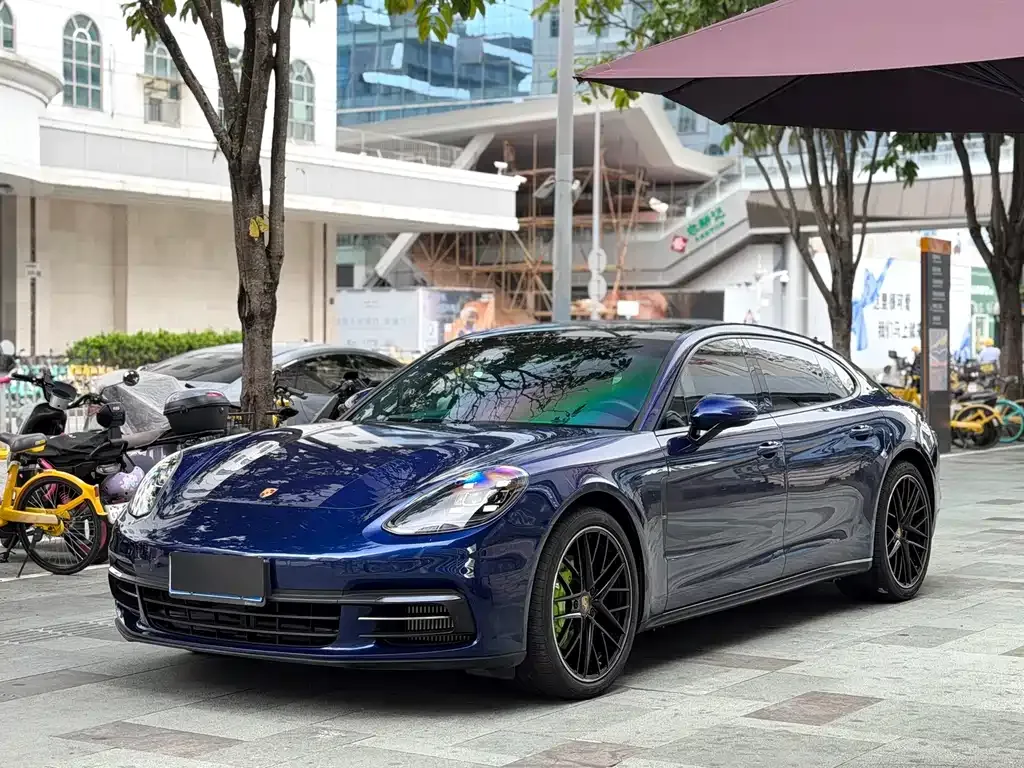 Porsche Panamera — фото 1
