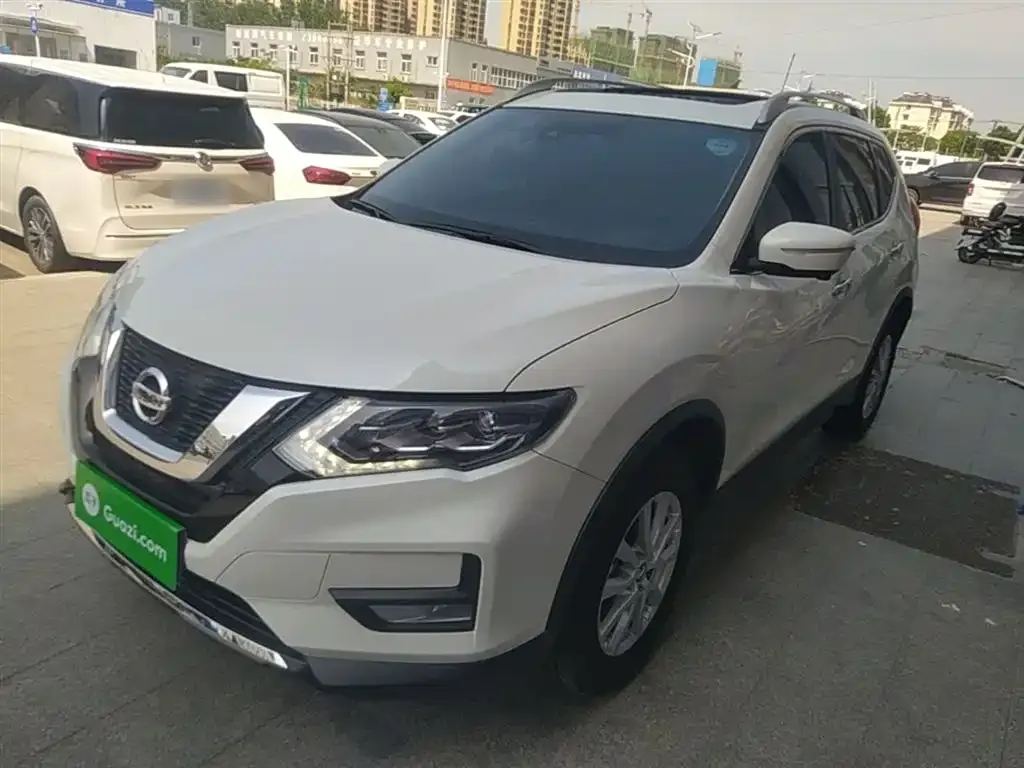 Nissan X-Trail — фото 1