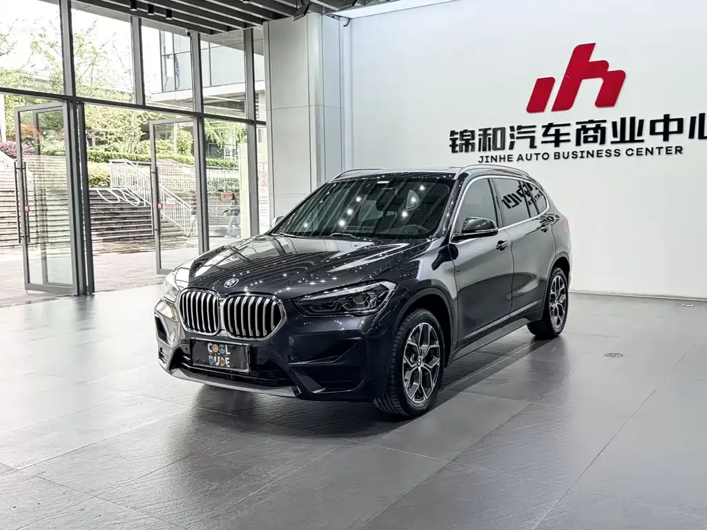 BMW X1 — фото 1