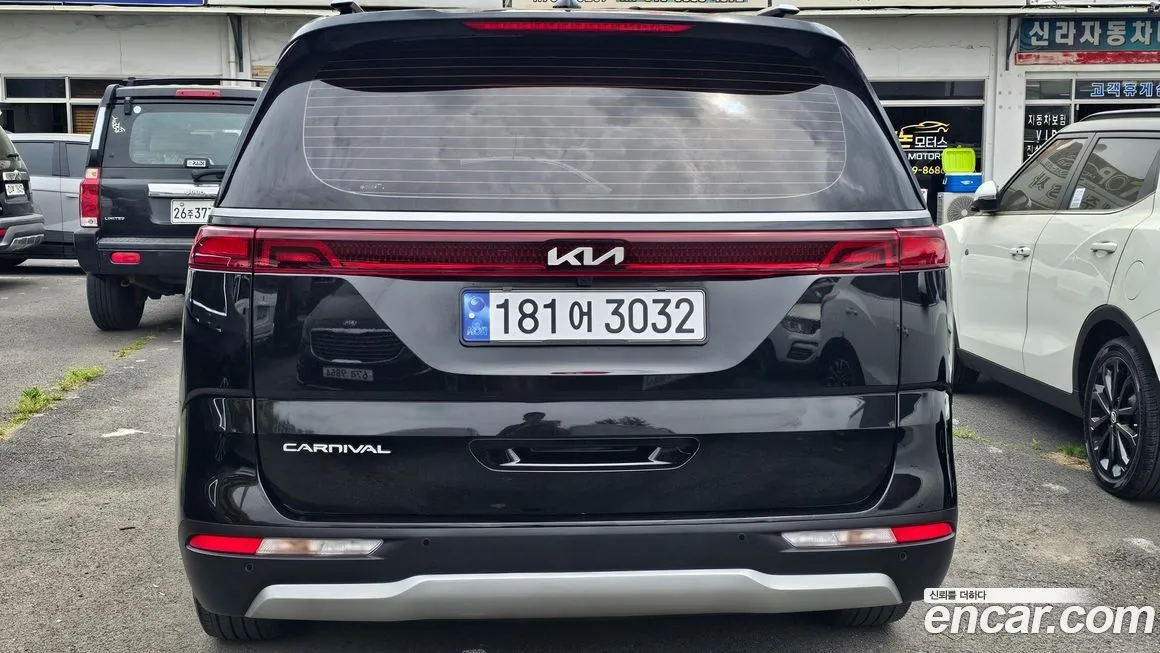 Kia Carnival — фото 3