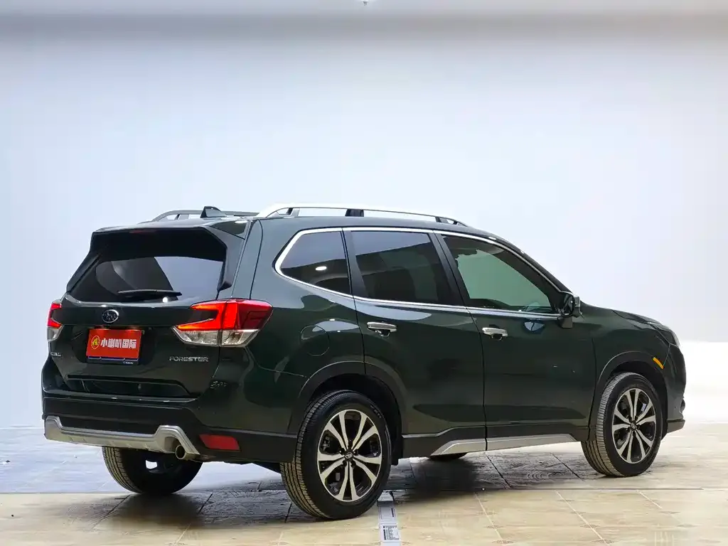 Subaru Forester — фото 7