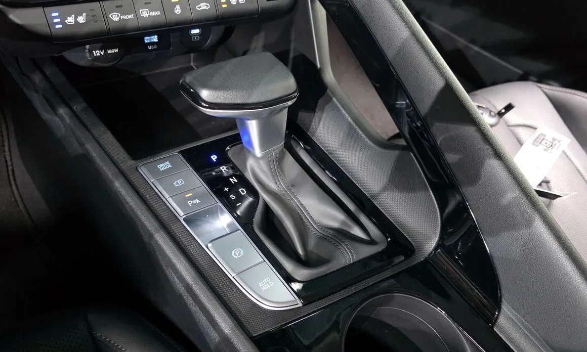 Hyundai AVANTE — фото 9
