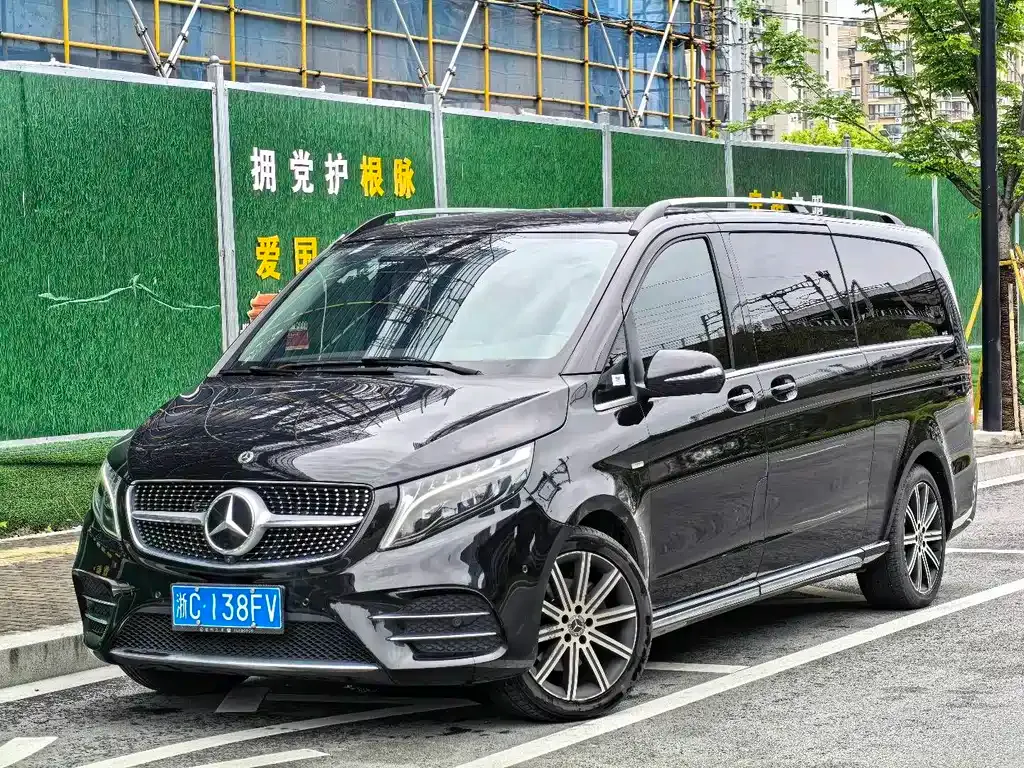 Mercedes-Benz V-Class — фото 1