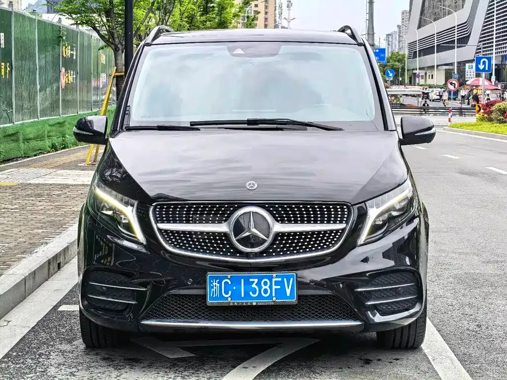 Mercedes-Benz V-Class — фото 9