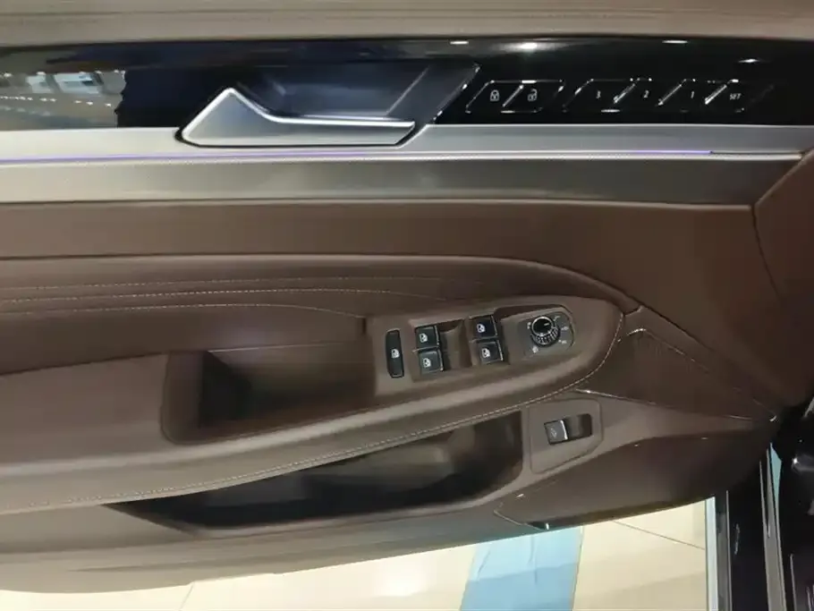 Volkswagen Phideon — фото 10
