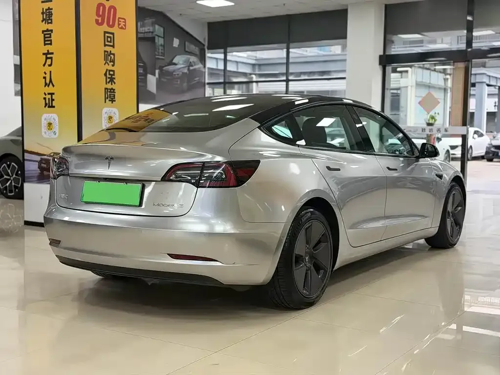 Tesla Model 3 — фото 6