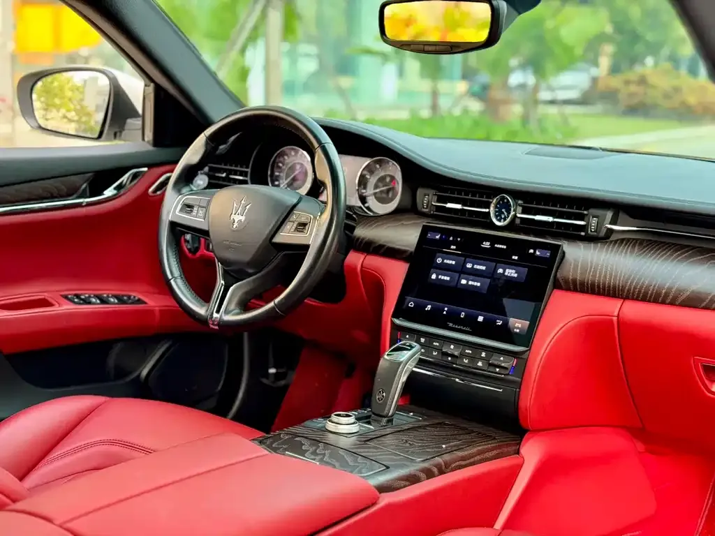 Maserati Quattroporte — фото 2