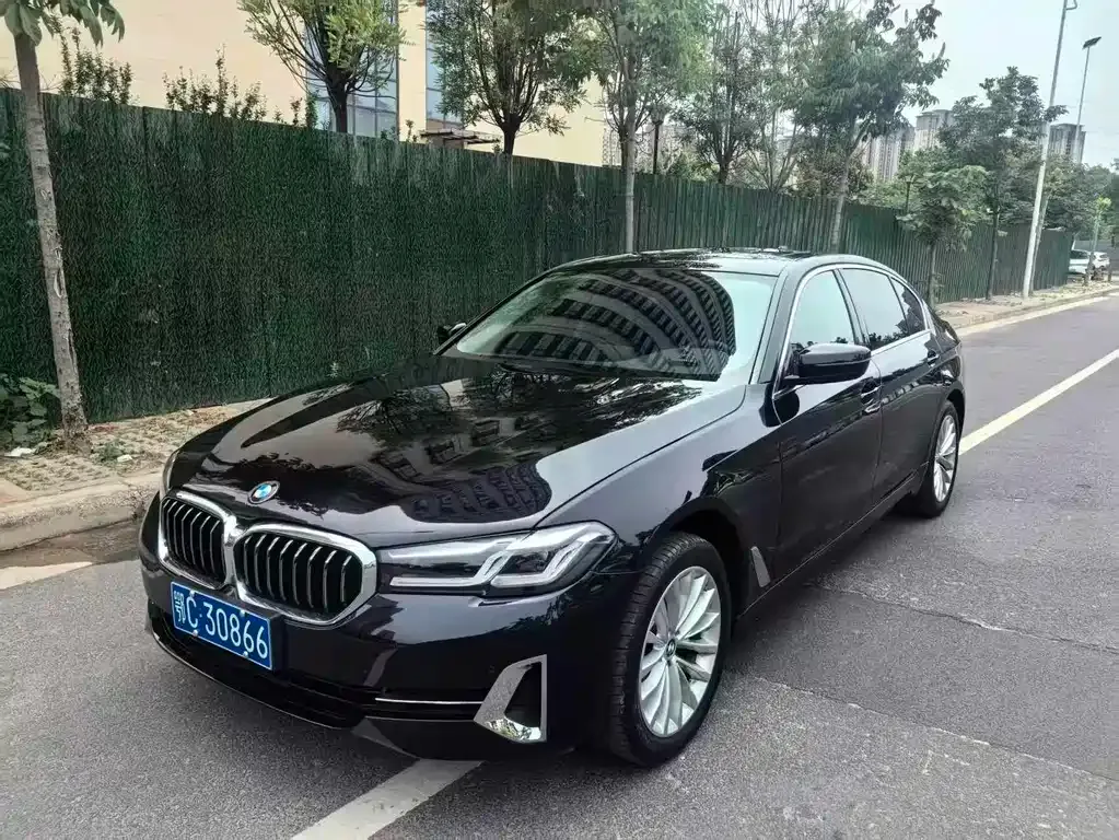 BMW 5 Series — фото 1