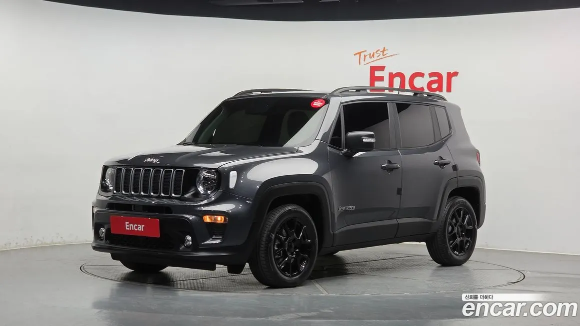 Jeep Renegade — фото 1