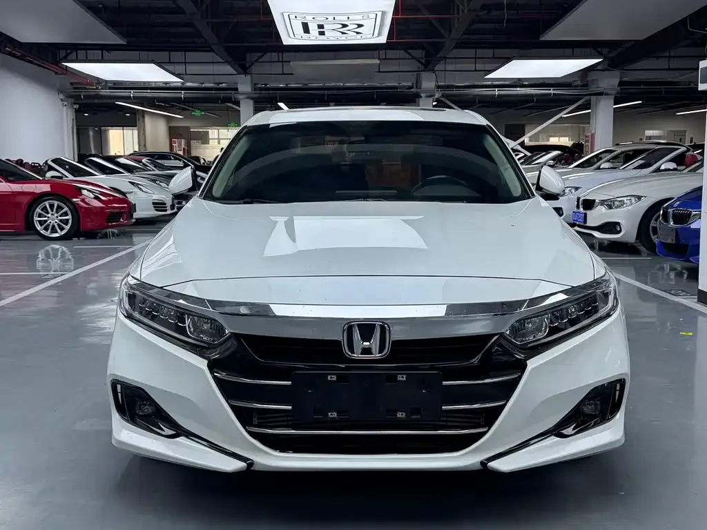 Honda Accord — фото 8