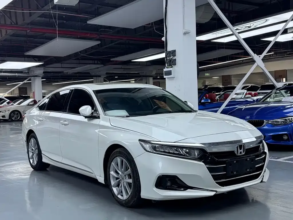 Honda Accord — фото 10