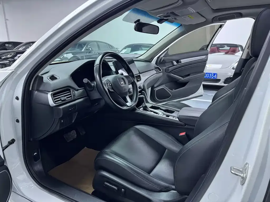 Honda Accord — фото 6