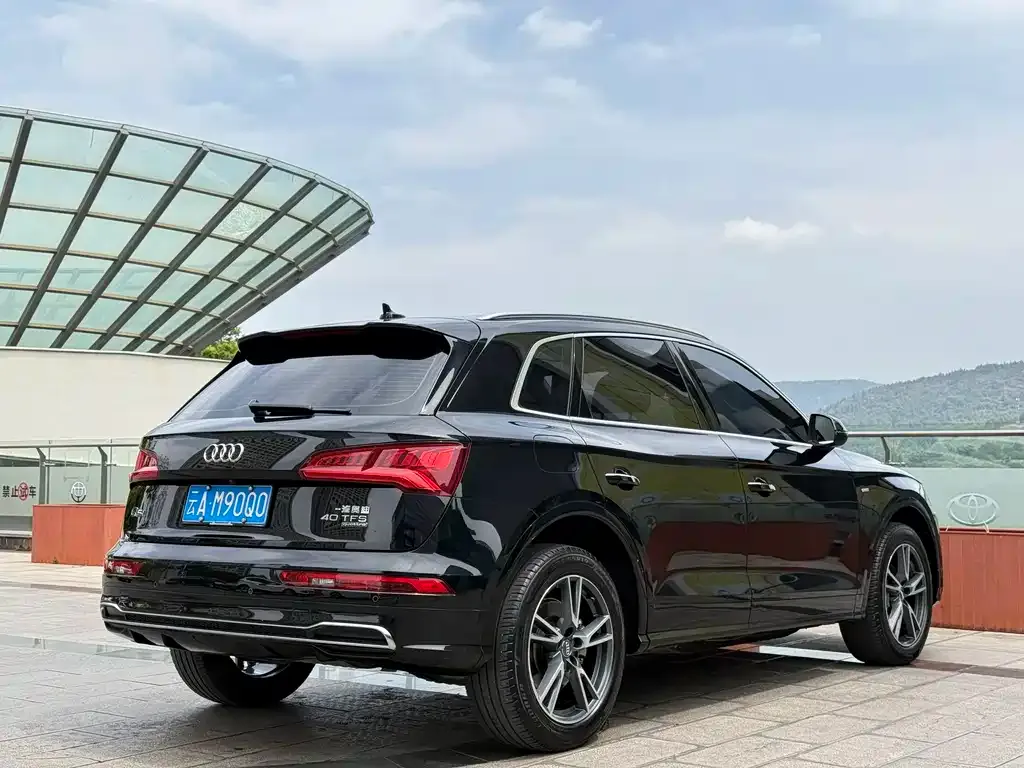 Audi Q5L — фото 2