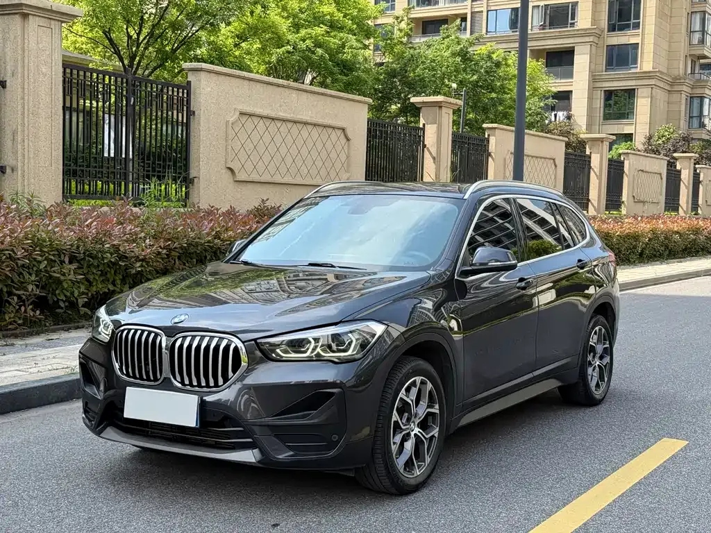 BMW X1 — фото 1
