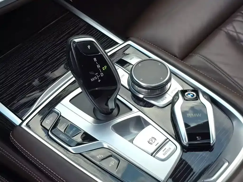 BMW 7 Series — фото 4
