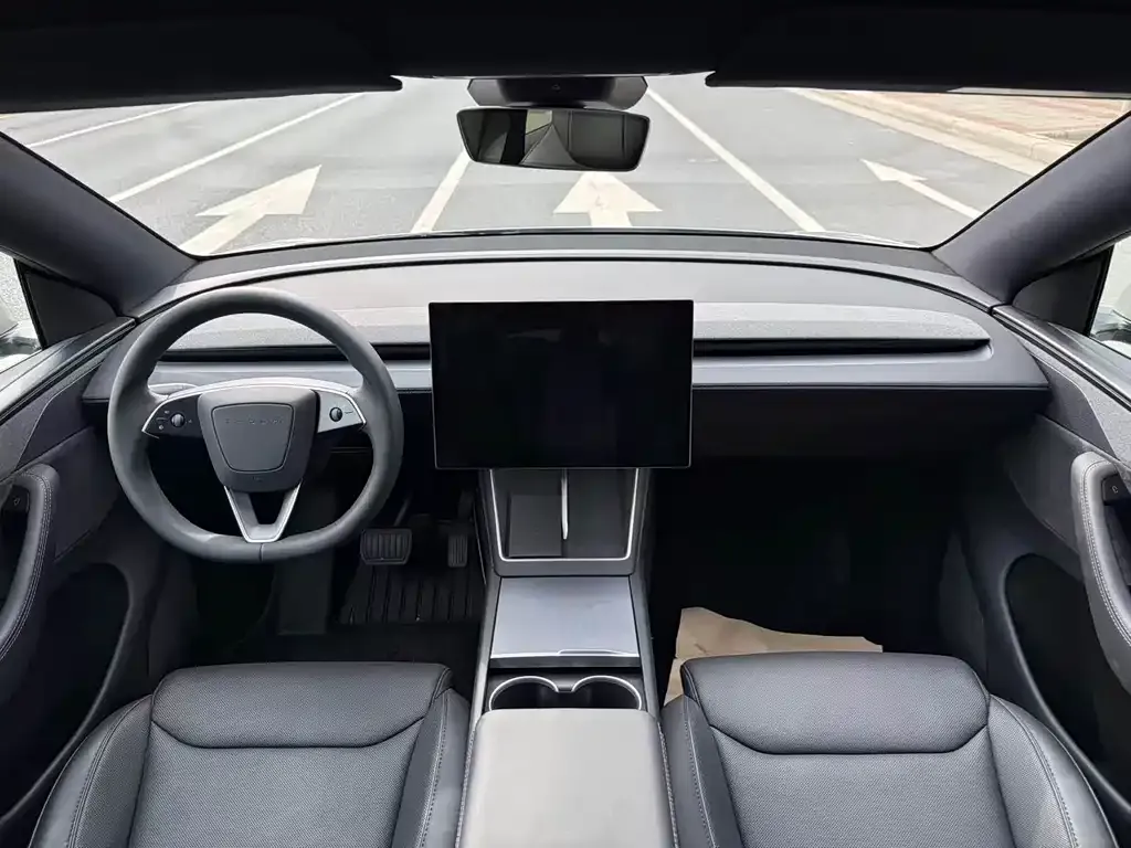 Tesla Model Y L — фото 3