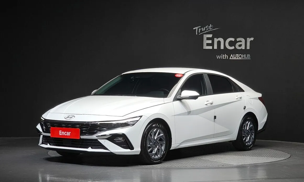 Hyundai AVANTE — фото 1