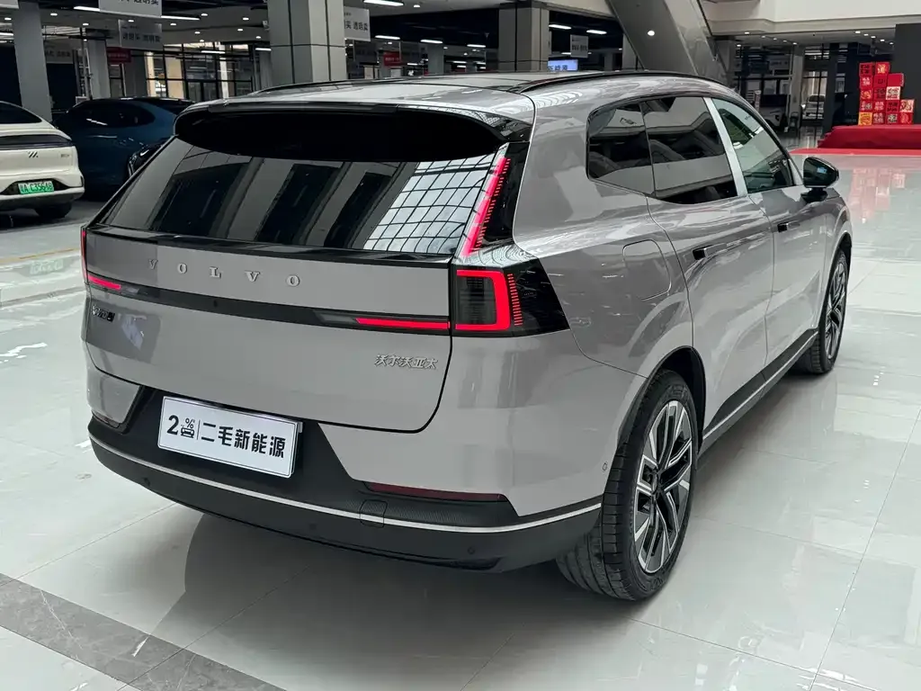 Volvo XC70 Plug-in Hybrid — фото 4