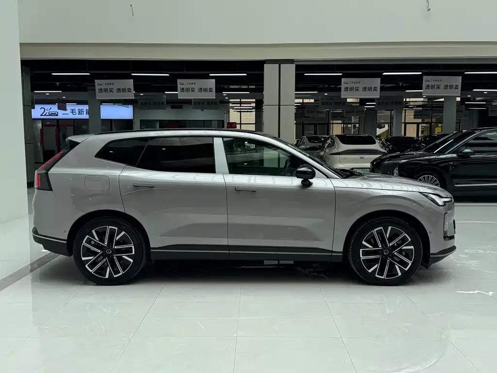 Volvo XC70 Plug-in Hybrid — фото 8