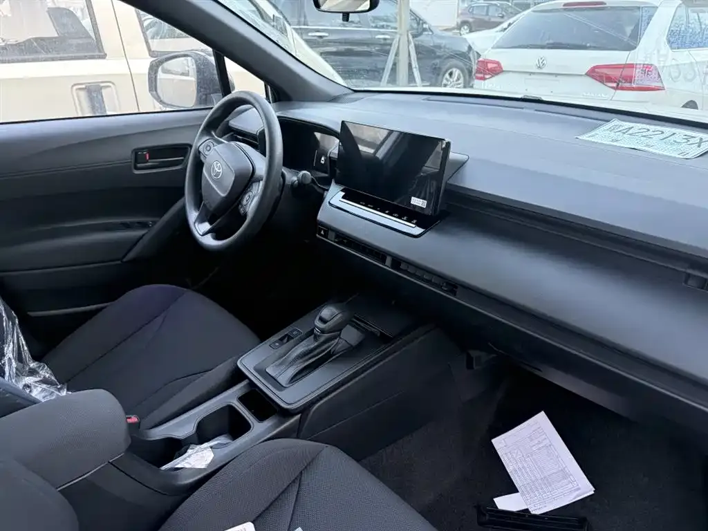 Toyota Corolla Cross — фото 4