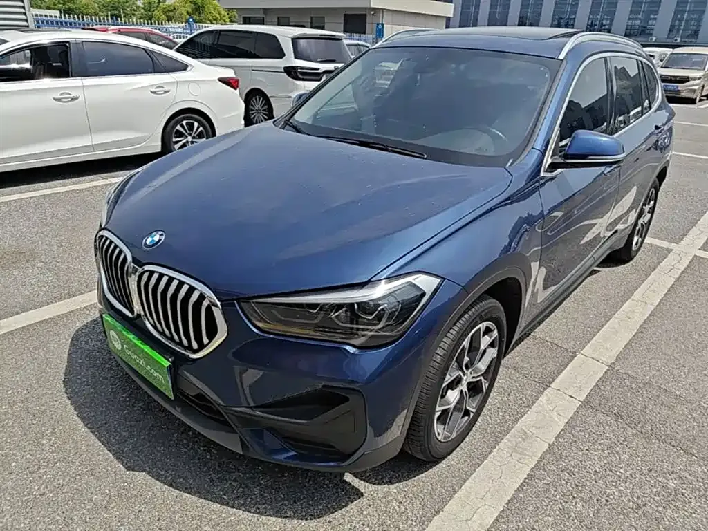 BMW X1 — фото 1