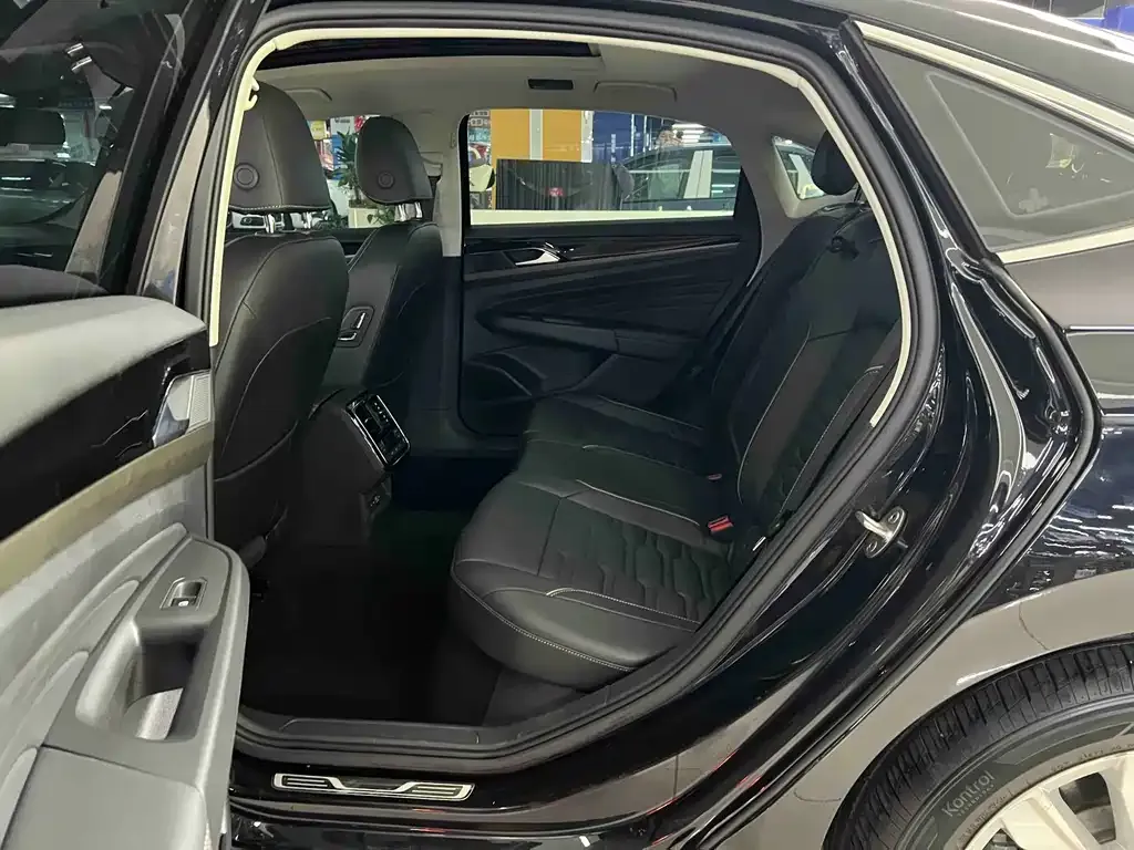 Volkswagen Passat — фото 5