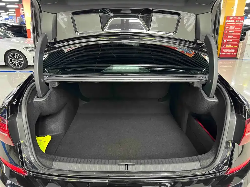 Volkswagen Passat — фото 9