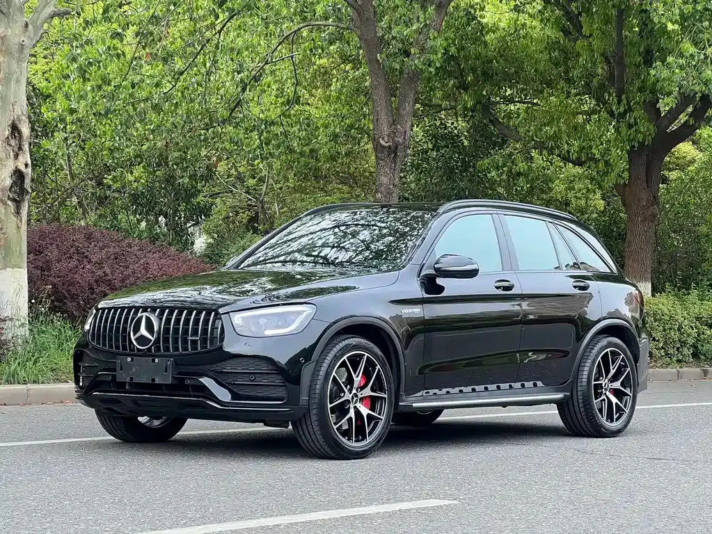 Mercedes-Benz GLC AMG — фото 1